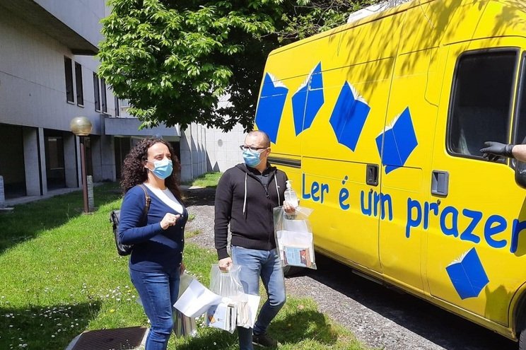 Biblioteca na Maia empresta livros por 30 dias em entregas ao domicílio