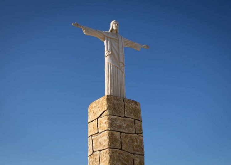 Angola também tem seu Cristo Redentor