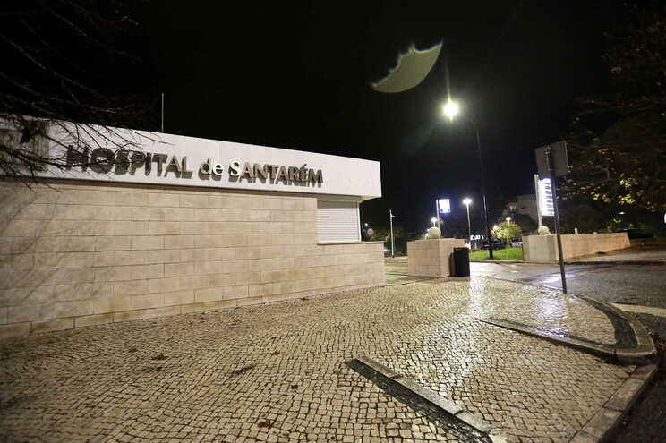 Hospital de Santarém instala contentores para reforçar Urgências