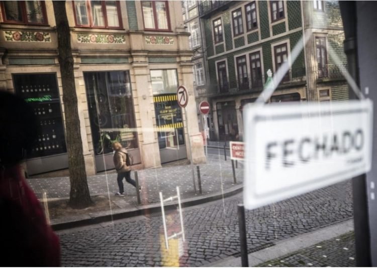 Conselho de ministros extraordinário convocado para amanhã. A caminho podem vir mais restrições