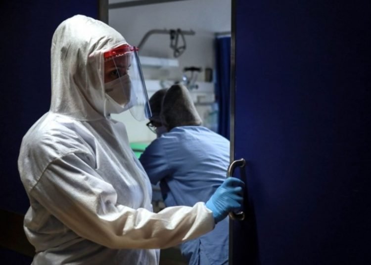 Mais 275 mortes provocadas pela covid-19, novo máximo diário