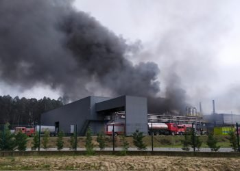 Incêndio atinge fábrica em Cantanhede