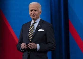 Governo Biden faz o primeiro ataque aéreo à Síria