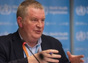 Diretor da OMS afirma ser prematuro dizer que pandemia acabará até o fim de 2021