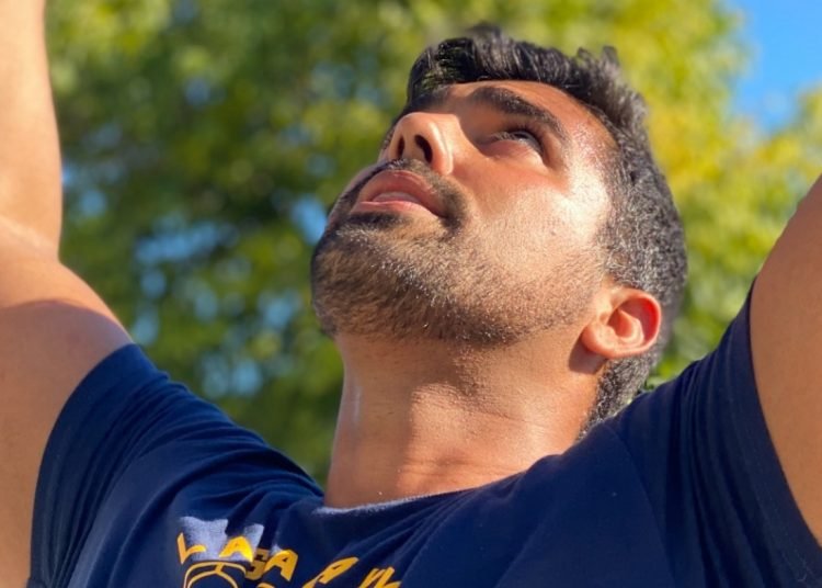 Exercícios físicos disponíveis a um clique: com academias fechadas, personal trainer compartilha treinos completos online