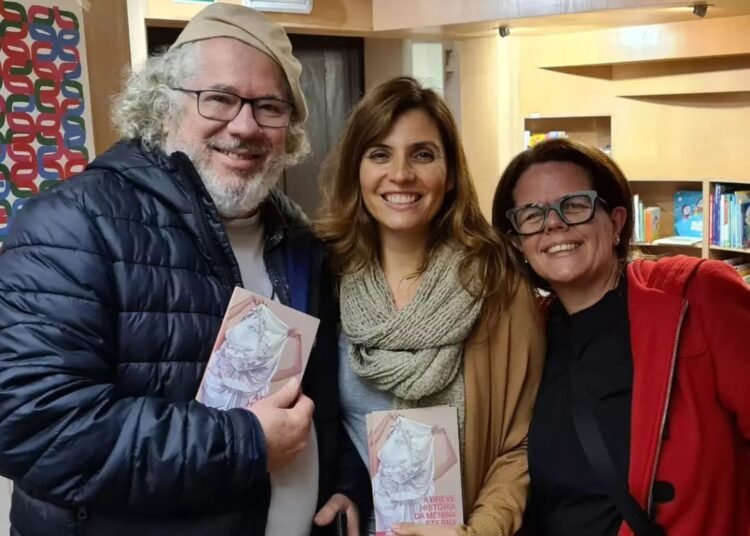 Escritora portuguesa é destaque em festival literário no Brasil que presta homenagem a Carlos Drummond de Andrade