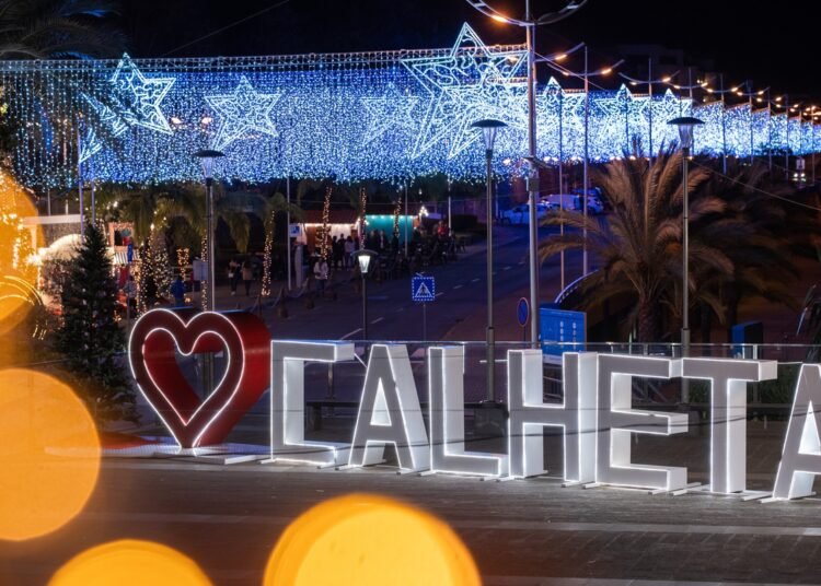 Calheta em modo Natal