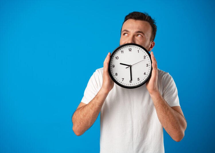 Pandemia acelerou o envelhecimento do cérebro dos adolescentes, afirma estudo