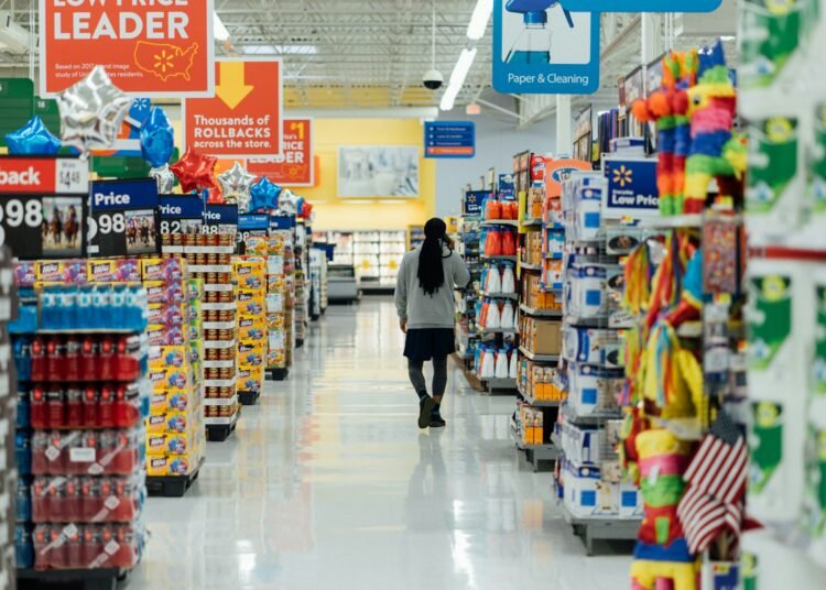 Crescimento económico global abaixo da média pré-pandemia