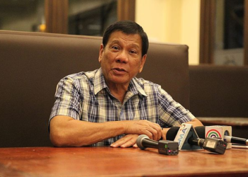 “O Castigador” já chegou a Haia, onde enfrentará julgamento por milhares de mortes.