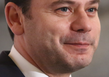 Cai primeiro-ministro de Portugal: o escândalo com casinos que derrubou Luís Montenegro