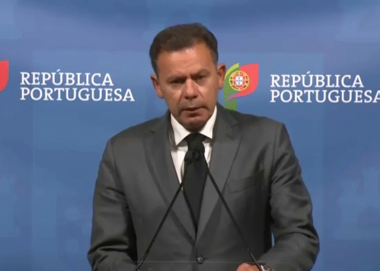 Governo anuncia 45 medidas de apoio às populações afetadas pelos incêndios