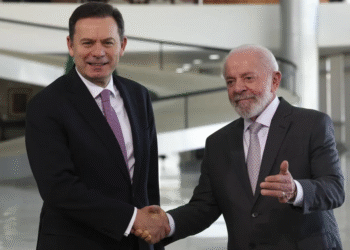Montenegro assegura a Lula tranquilidade quanto à situação dos imigrantes brasileiros em Portugal