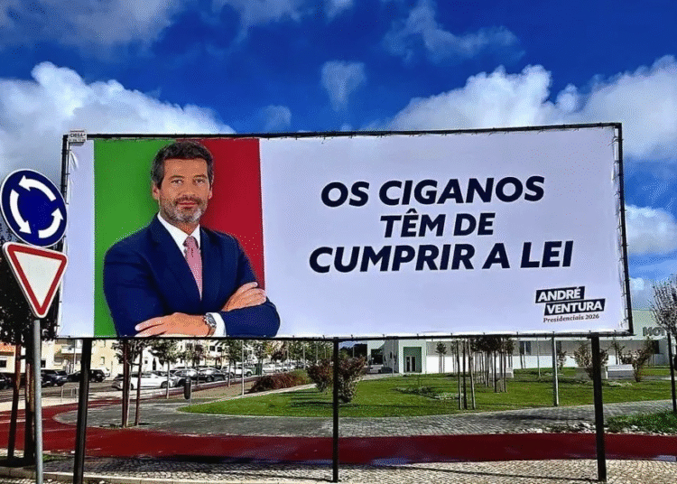 Adiado julgamento de André Ventura sobre cartazes dirigidos à comunidade cigana