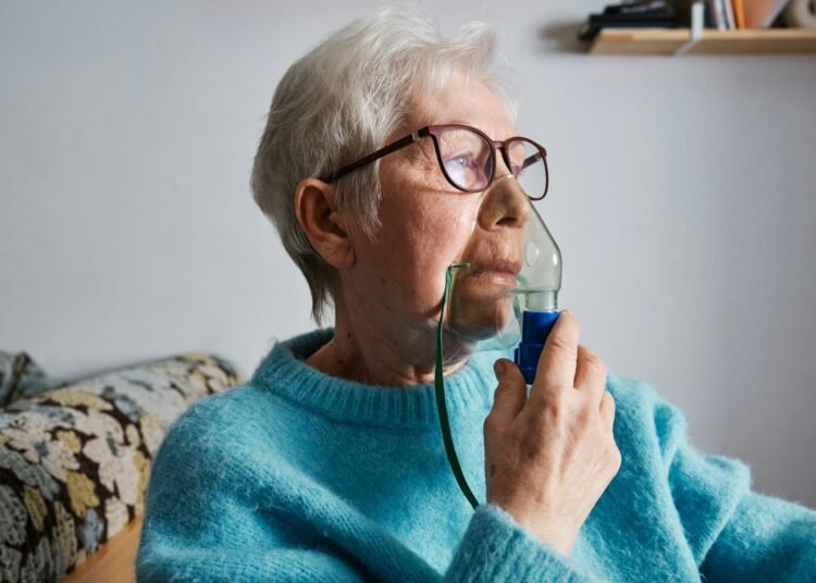 Aumentam as infecções respiratórias graves e regista-se excesso de mortalidade no Norte