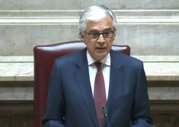 Aguiar-Branco pede inquérito a acusações de deputado do Chega sobre alegada corrupção