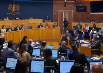 Assembleia da Madeira chumba votos de contestação sobre alienação do edifício do hospital do Funchal