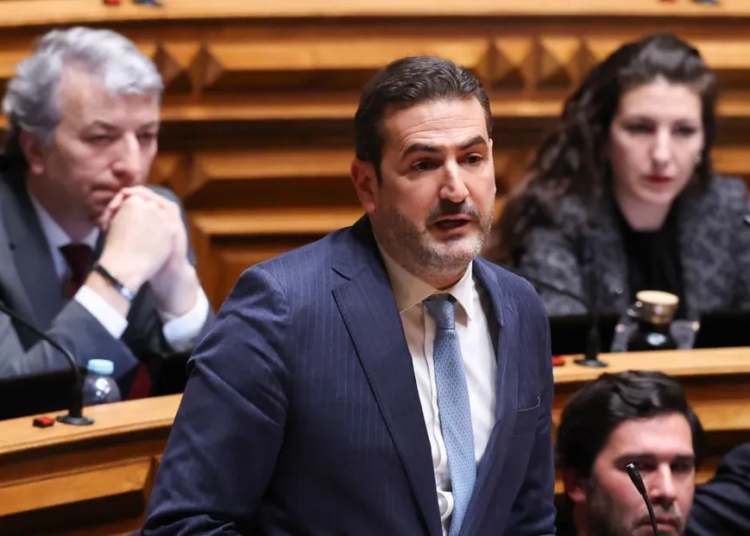 Hugo Soares desvaloriza impacto de Pedro Passos Coelho no Partido Social Democrata