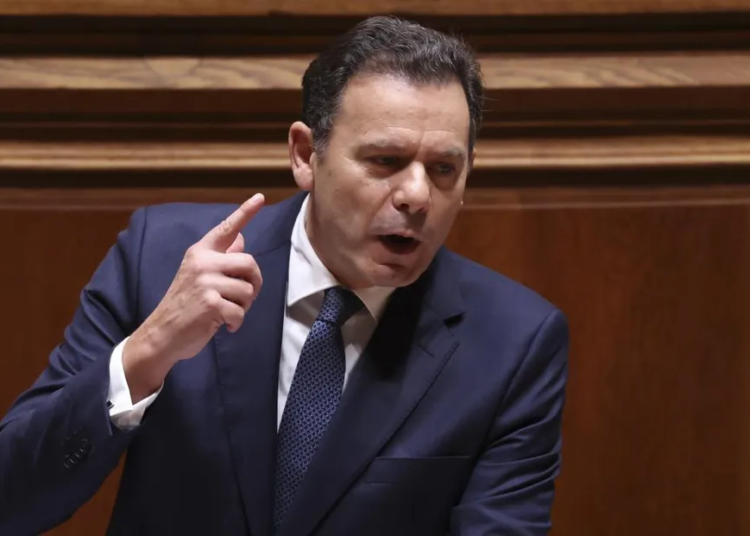 Luís Montenegro exige melhores resultados no combate aos incêndios