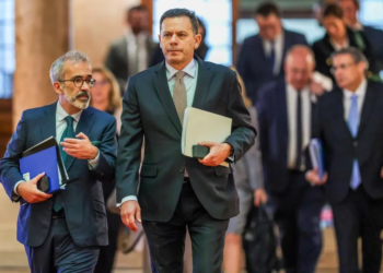 O primeiro-ministro admitiu esta quarta-feira que o Governo poderá avançar com um desconto extraordinário e temporário do ISP para compensar uma subida dos combustíveis caso se verifique um aumento de 10 cêntimos face ao valor desta semana.