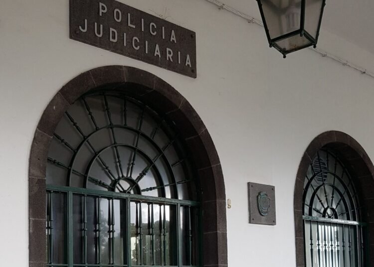 Homem de 28 anos detido por tentativa de homicídio após confrontos na Lagoa