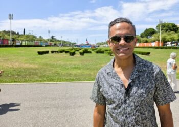 Cantor e compositor luso-brasileiro, Rodrigo Almeida afirma-se em Portugal como “ponte cultural” entre as raízes portuguesas e a alma brasileira