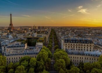 “7.ª Coletânea de Poesia Lusófona em Paris” com inscrições até 31 de julho para autores de todo o mundo